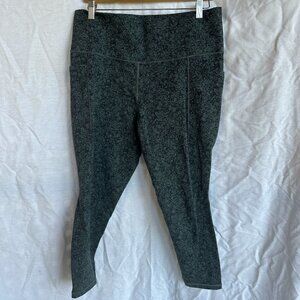 Athleta Salutation Stash Pocket II 7/8 Tight Leggings